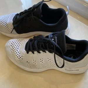 APL Women's  Athletic Propulsion Propelium